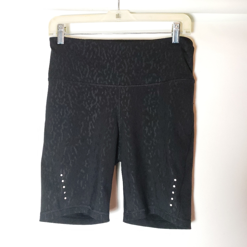 Old Navy tone on tone athletic shorts L